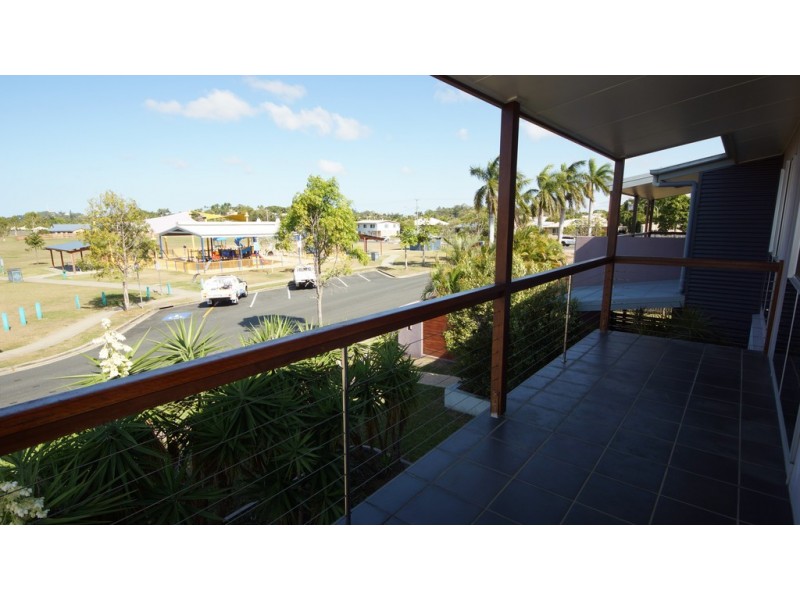 3 Royal Boulevard, Glenella QLD 4740