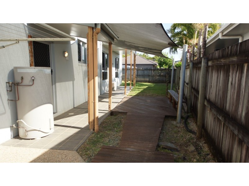 3 Royal Boulevard, Glenella QLD 4740