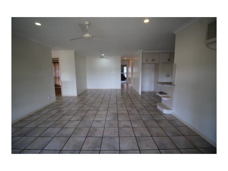 8 Rasmussen Avenue, Hay Point QLD 4740