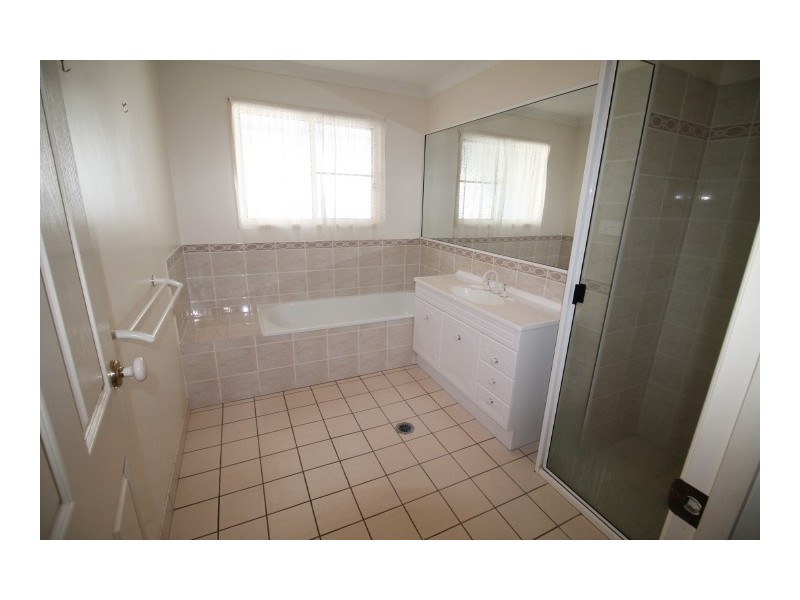 8 Rasmussen Avenue, Hay Point QLD 4740