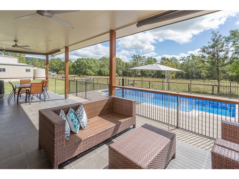 24 Anna Court, Oakenden QLD 4741