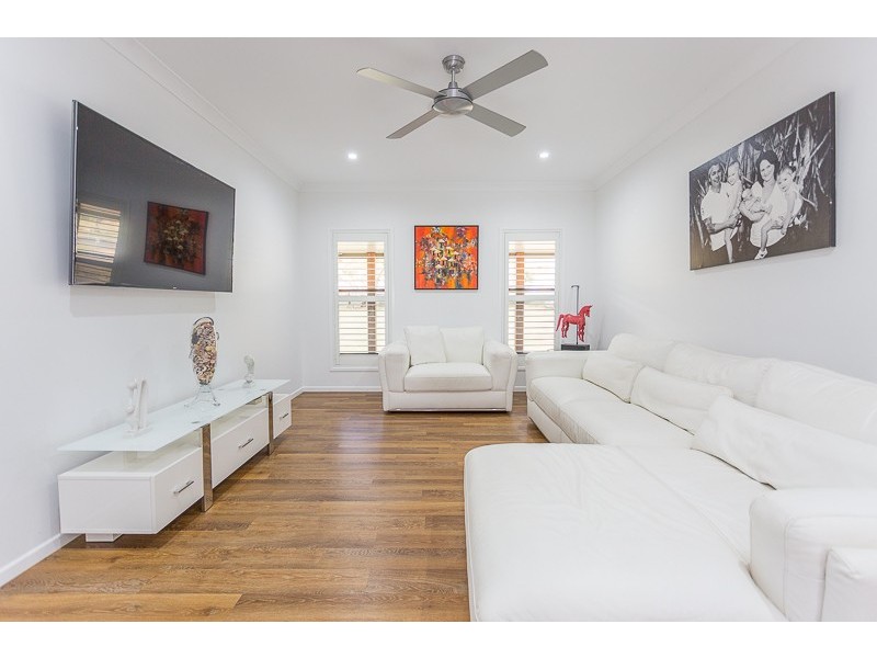 24 Anna Court, Oakenden QLD 4741