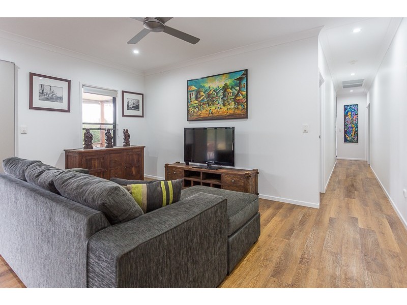 24 Anna Court, Oakenden QLD 4741