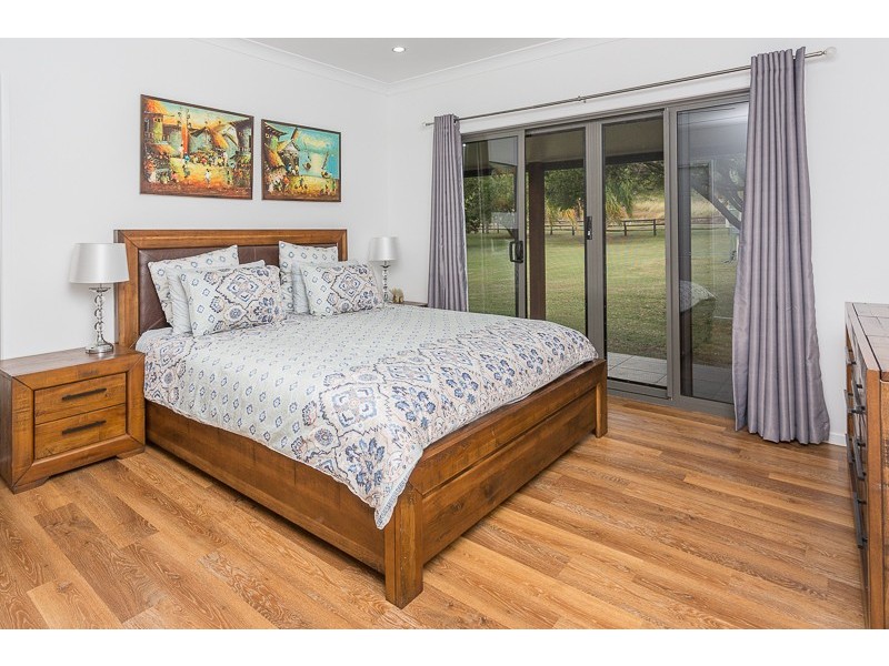 24 Anna Court, Oakenden QLD 4741