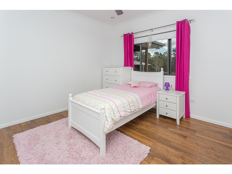 24 Anna Court, Oakenden QLD 4741