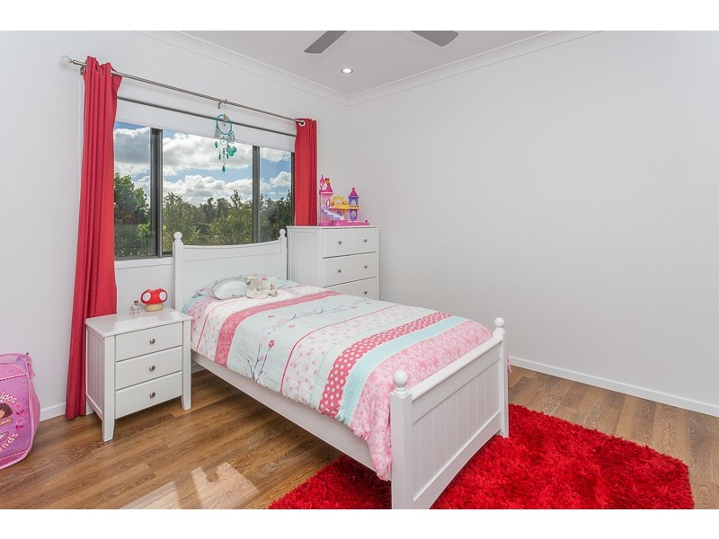 24 Anna Court, Oakenden QLD 4741