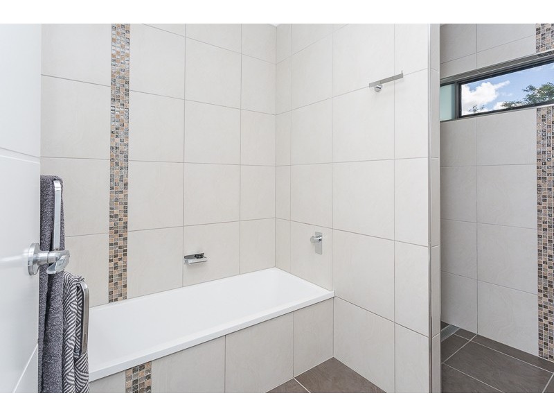 24 Anna Court, Oakenden QLD 4741