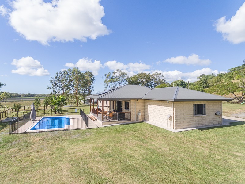 24 Anna Court, Oakenden QLD 4741