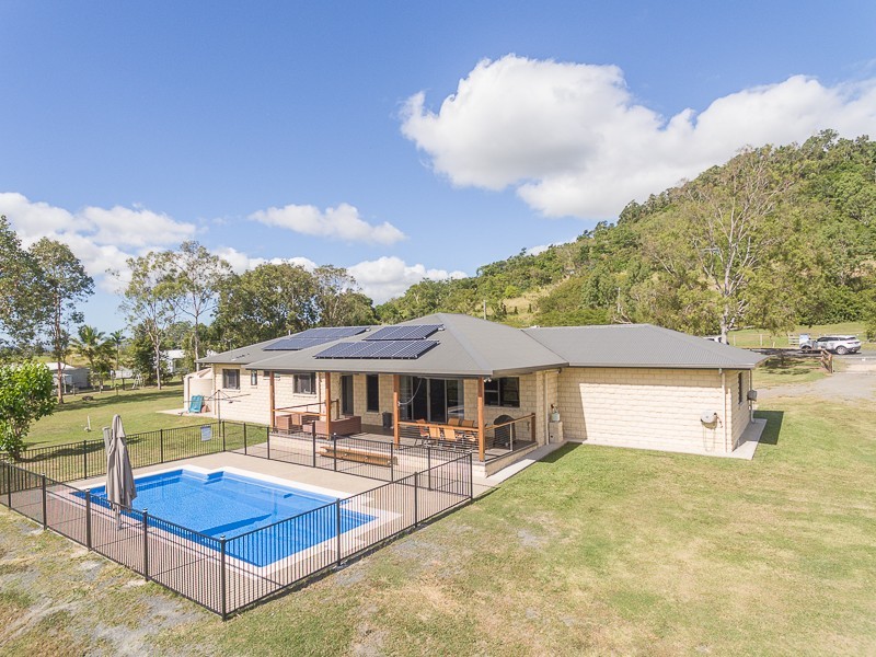 24 Anna Court, Oakenden QLD 4741