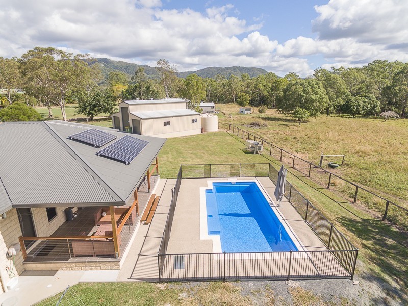 24 Anna Court, Oakenden QLD 4741