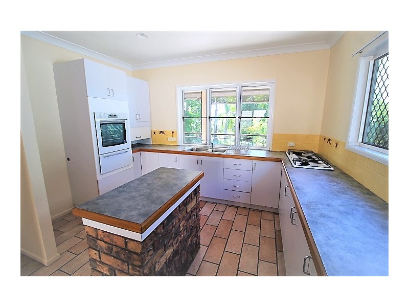 12 Rasmussen Avenue, Hay Point QLD 4740