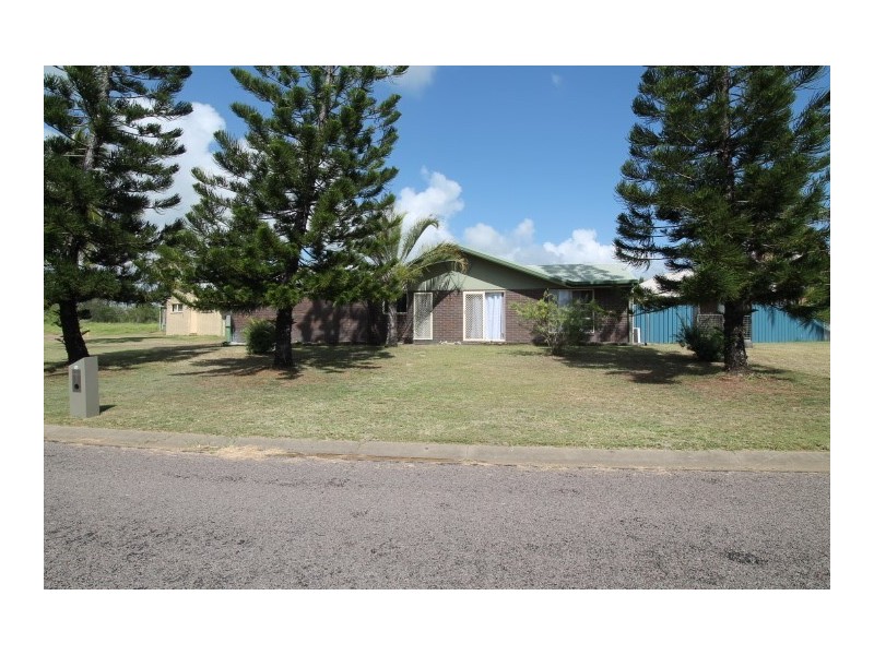 14 PENINSULA DRIVE, Hay Point QLD 4740