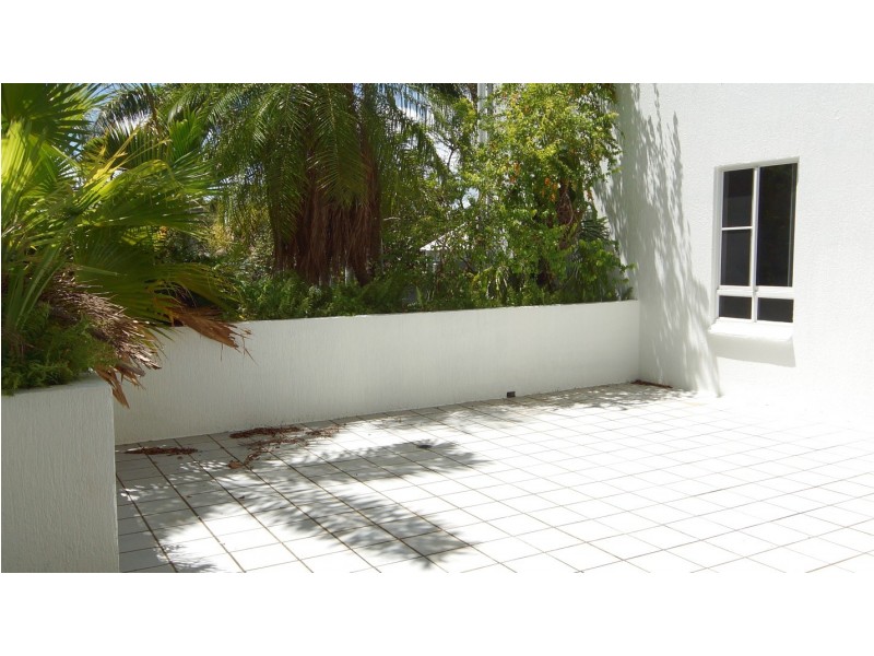 2/4 Prudhoe Street, East Mackay QLD 4740