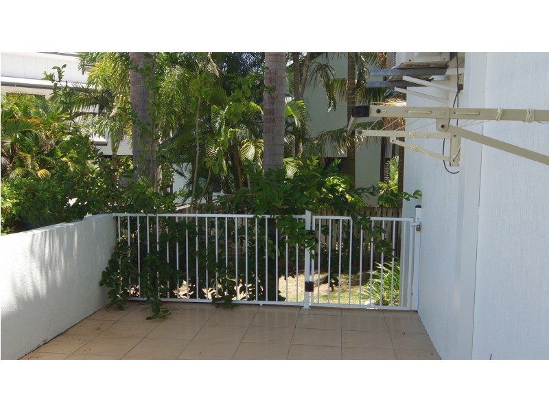 2/4 Prudhoe Street, East Mackay QLD 4740