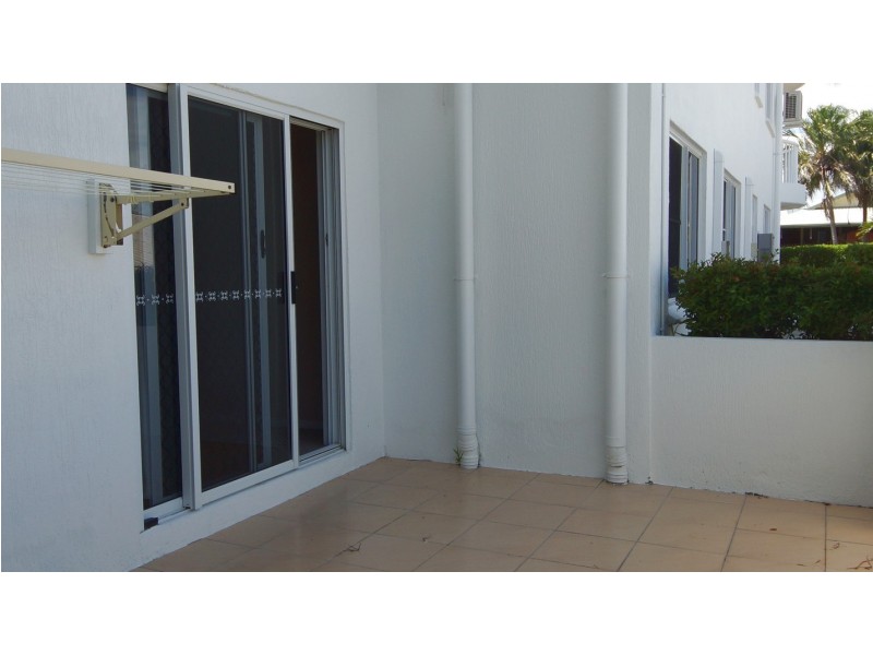 2/4 Prudhoe Street, East Mackay QLD 4740