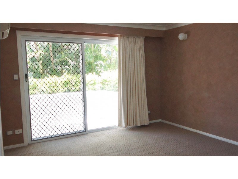 2/4 Prudhoe Street, East Mackay QLD 4740