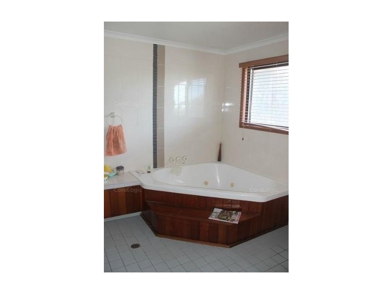 3 Dell Court, Beaconsfield QLD 4740
