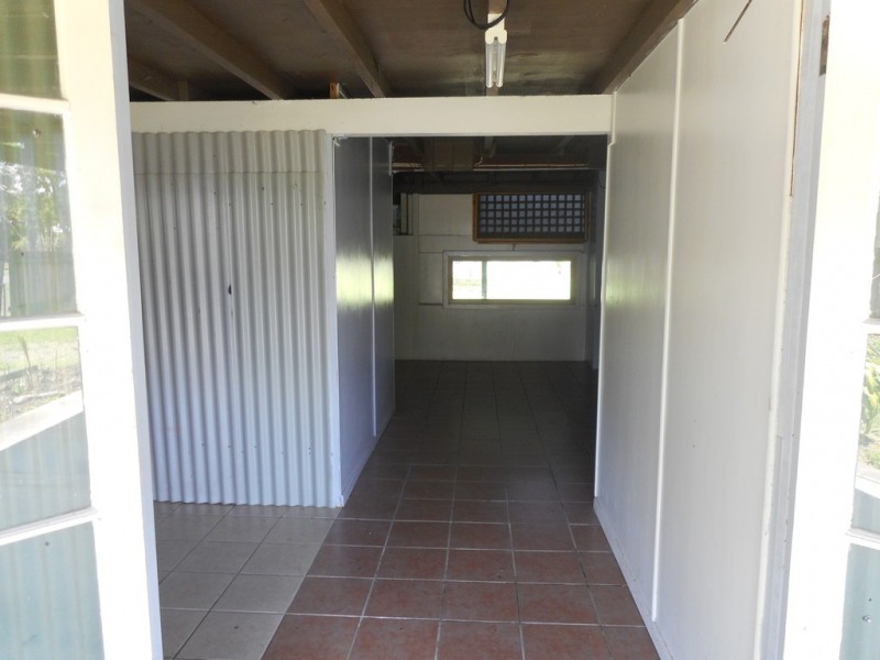 6 Drew Street, Finch Hatton QLD 4756