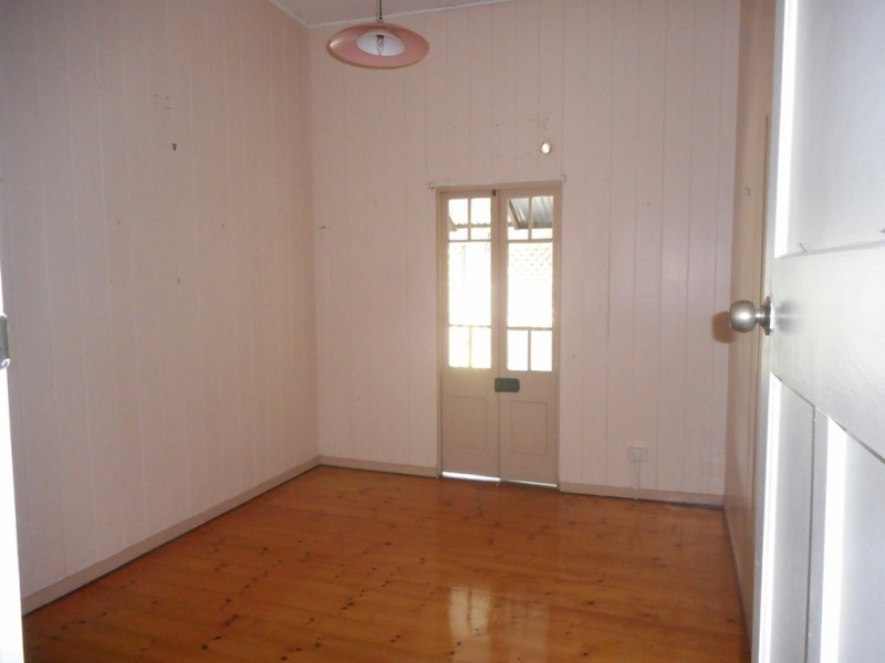 6 Drew Street, Finch Hatton QLD 4756