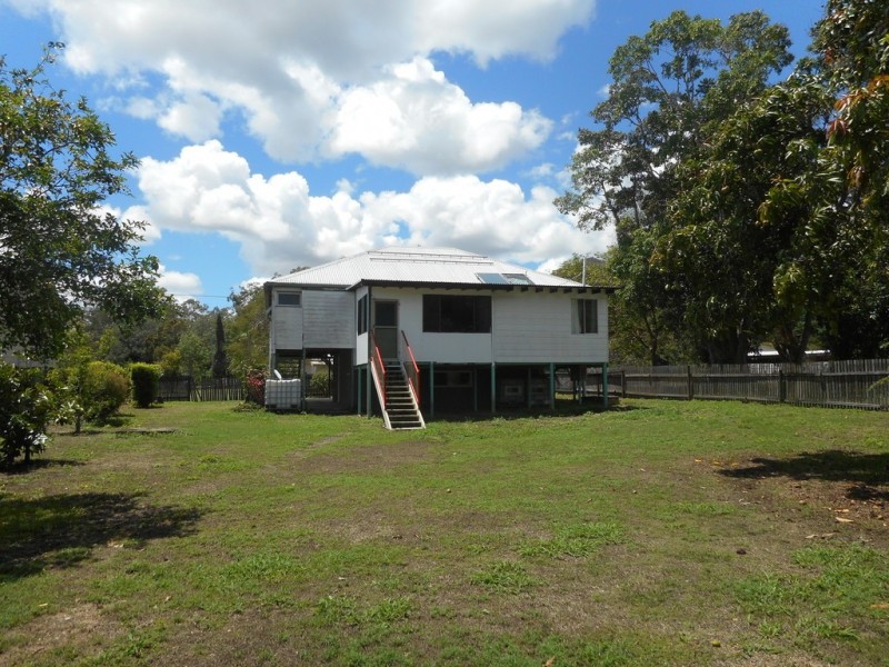 6 Drew Street, Finch Hatton QLD 4756