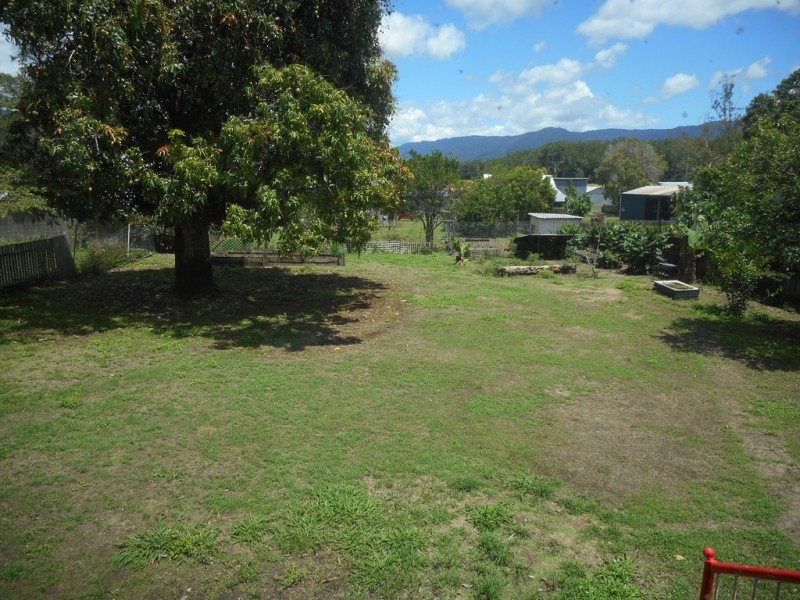 6 Drew Street, Finch Hatton QLD 4756