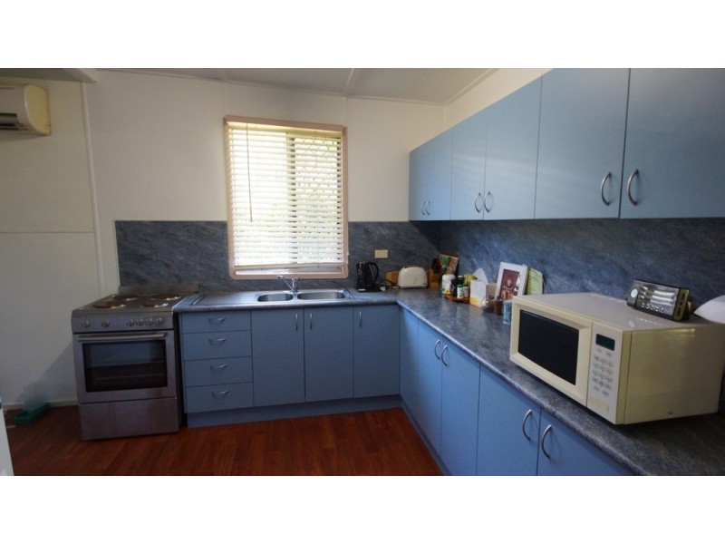 17 Pratt Street, South Mackay QLD 4740