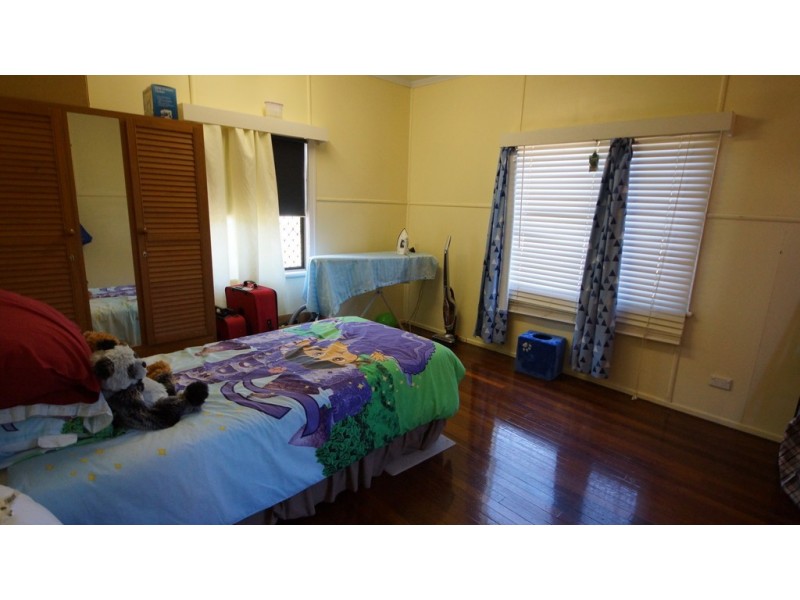 17 Pratt Street, South Mackay QLD 4740