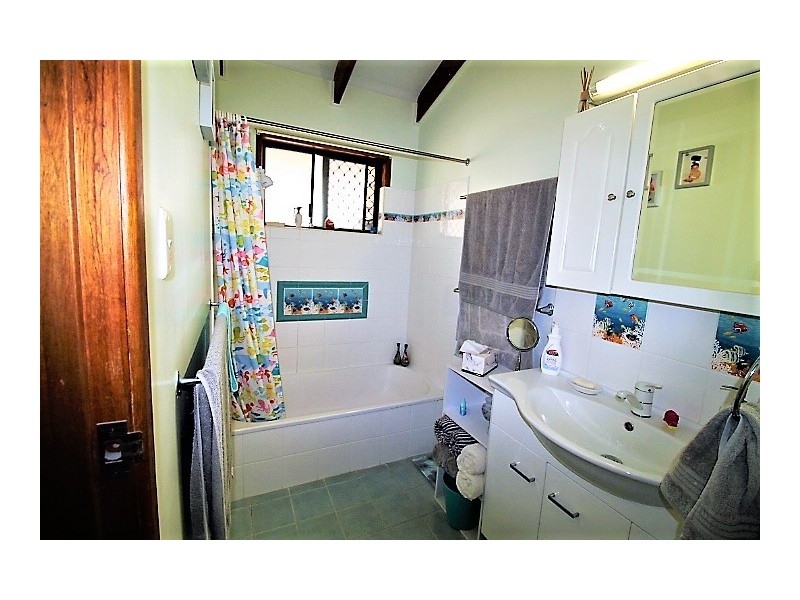 86 Rasmussen Avenue, Hay Point QLD 4740