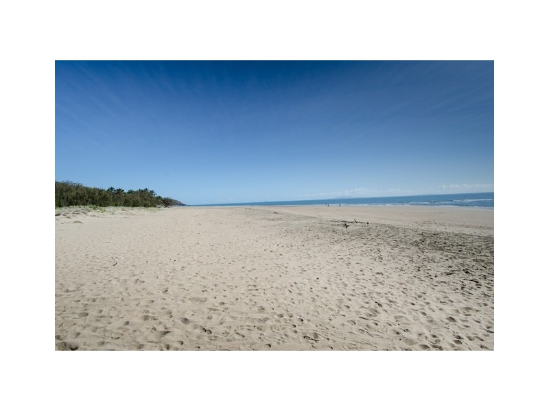 80 Pacific Drive, Blacks Beach QLD 4740