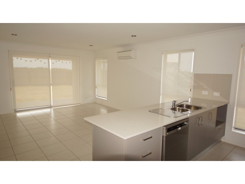 4 Williamtown Court, Bucasia QLD 4750