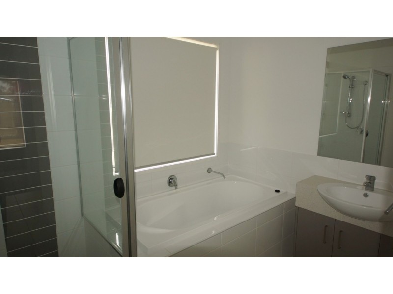 4 Williamtown Court, Bucasia QLD 4750