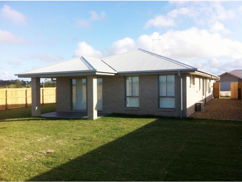 4 Williamtown Court, Bucasia QLD 4750