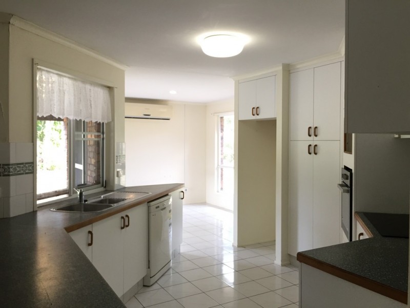 9 SHACKLETON ROAD, Oakenden QLD 4741