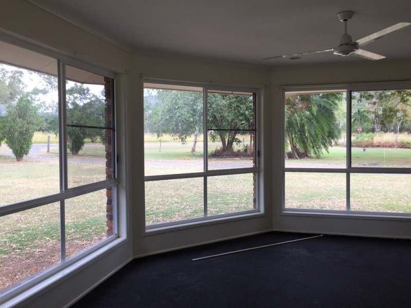 9 SHACKLETON ROAD, Oakenden QLD 4741