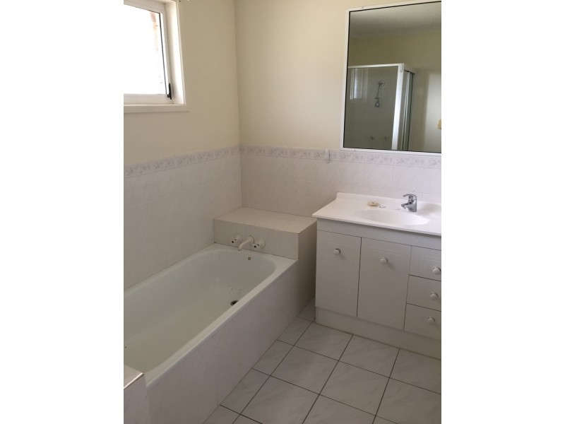 9 SHACKLETON ROAD, Oakenden QLD 4741