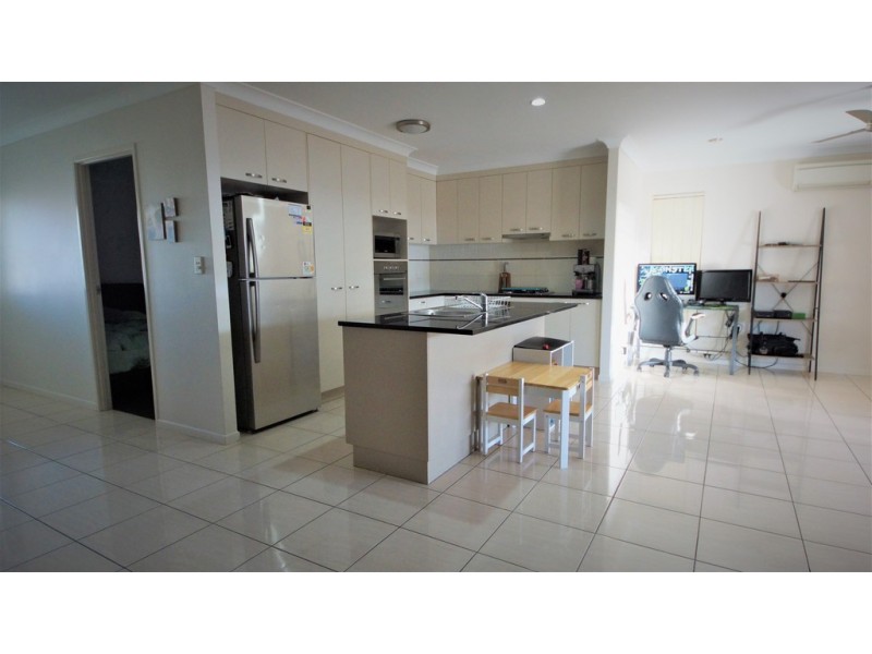 42 Monash Way, Ooralea QLD 4740