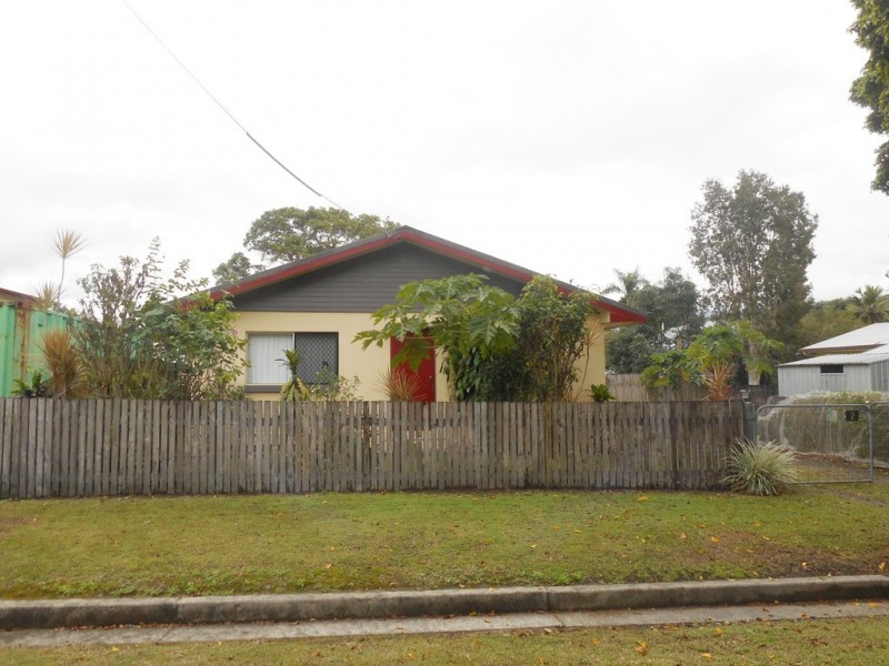 2 Drew Street, Finch Hatton QLD 4756