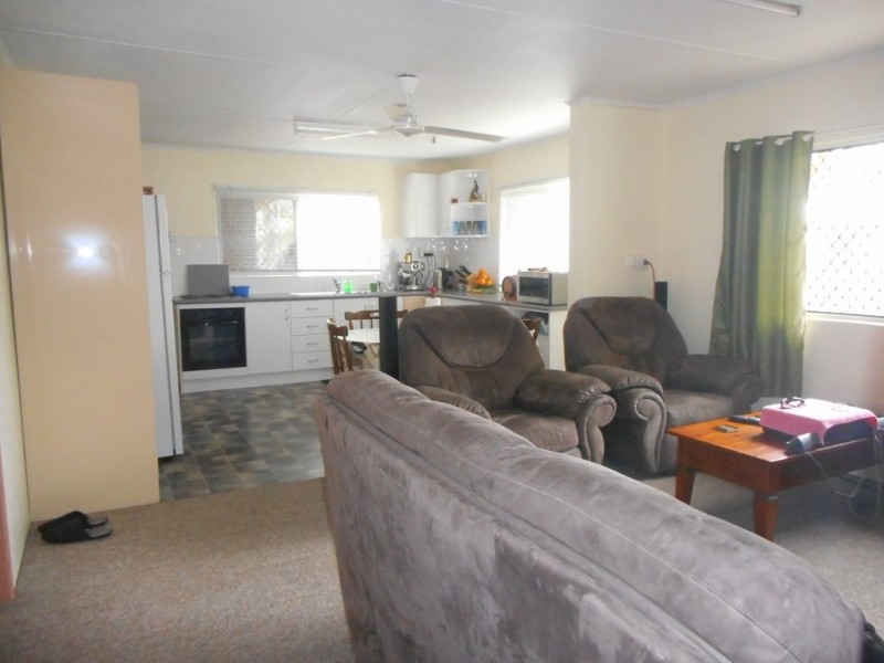 2 Drew Street, Finch Hatton QLD 4756