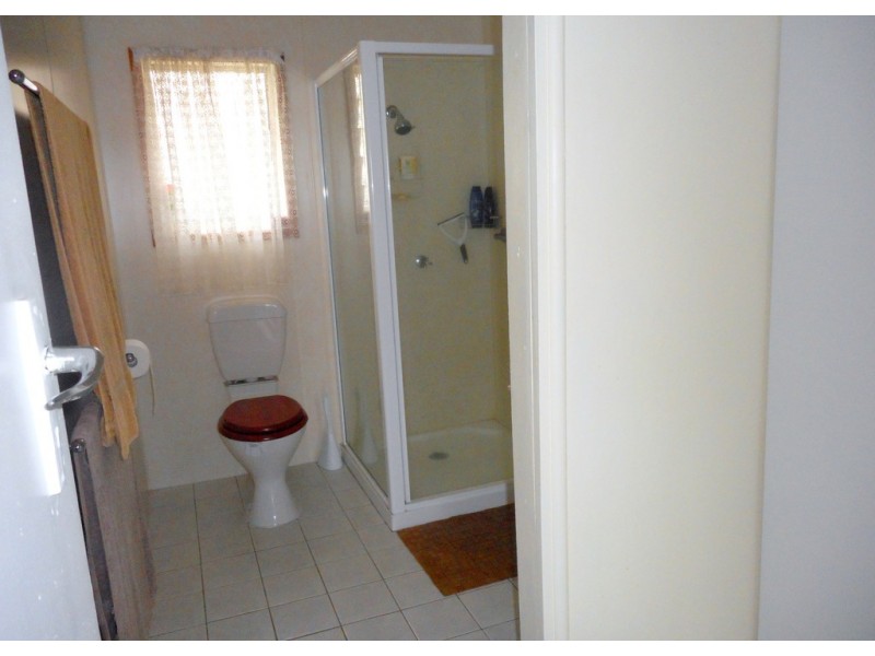 2 Drew Street, Finch Hatton QLD 4756