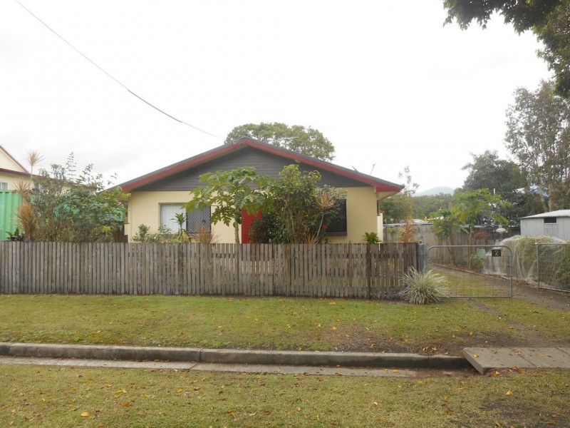 2 Drew Street, Finch Hatton QLD 4756