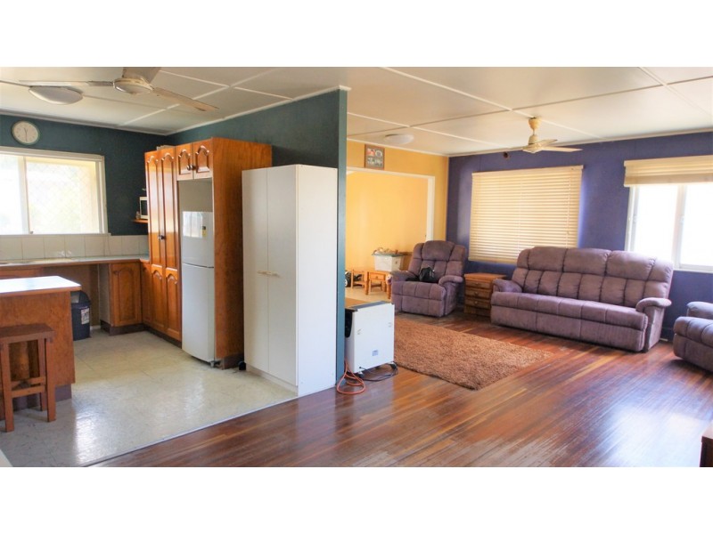 31 Roberts Avenue, North Mackay QLD 4740