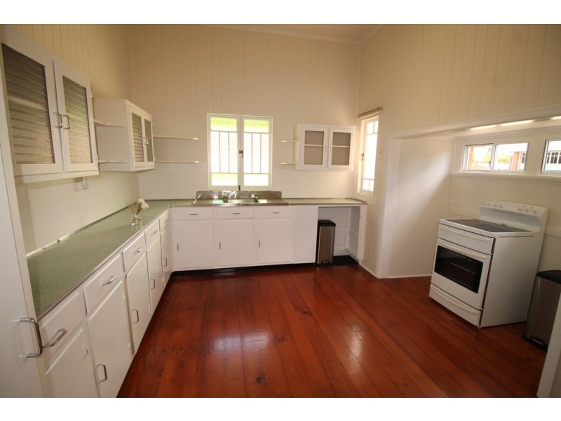 14 English Street, South Mackay QLD 4740