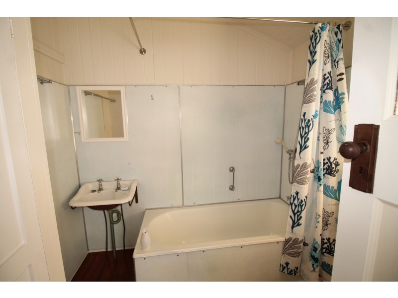 14 English Street, South Mackay QLD 4740
