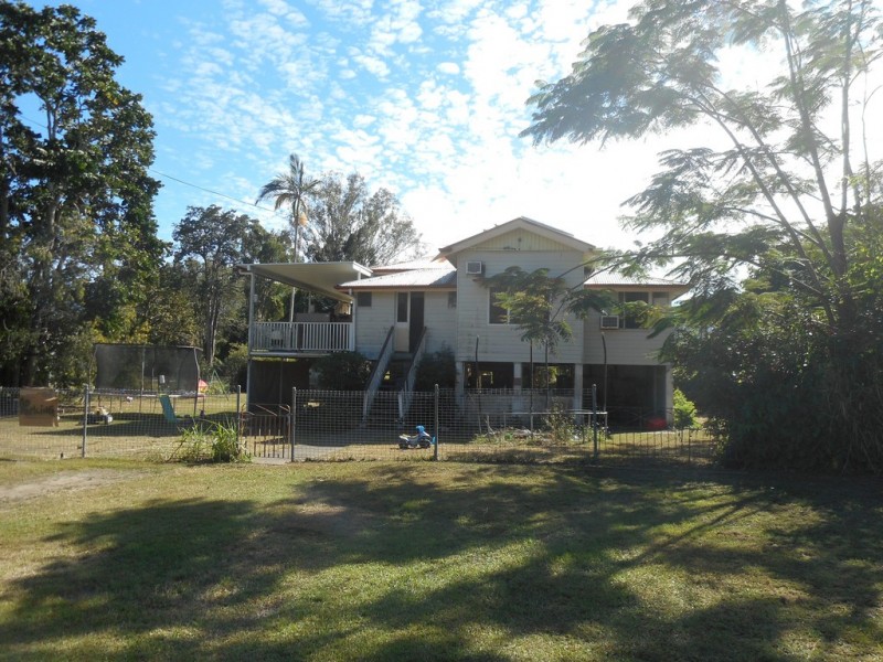 37 Anzac Parade, Finch Hatton QLD 4756