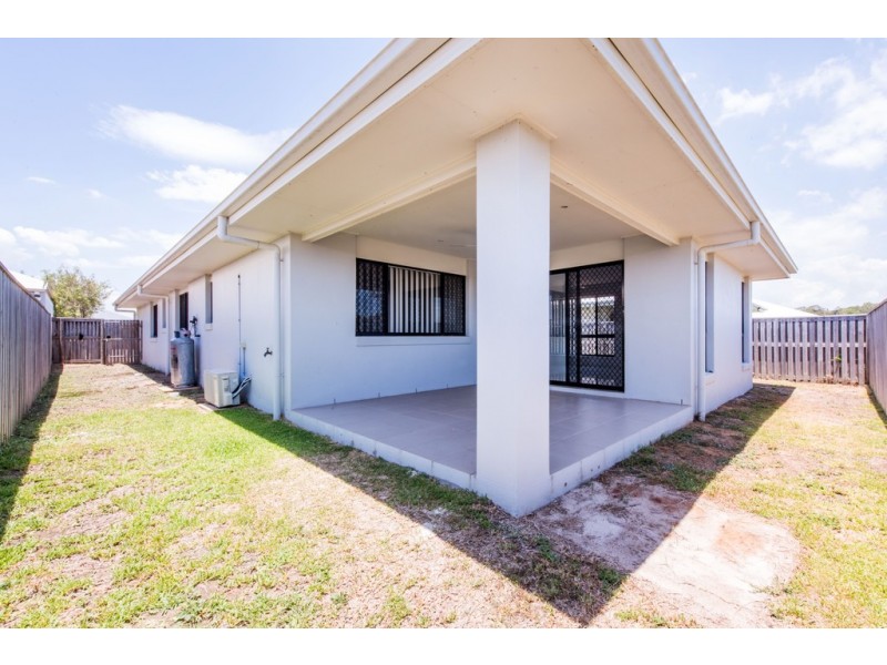 46 Donovan Street, Blacks Beach QLD 4740