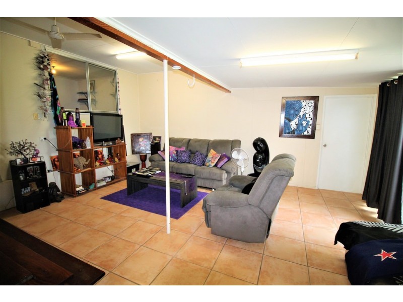 27 Hellwege Street, Hay Point QLD 4740