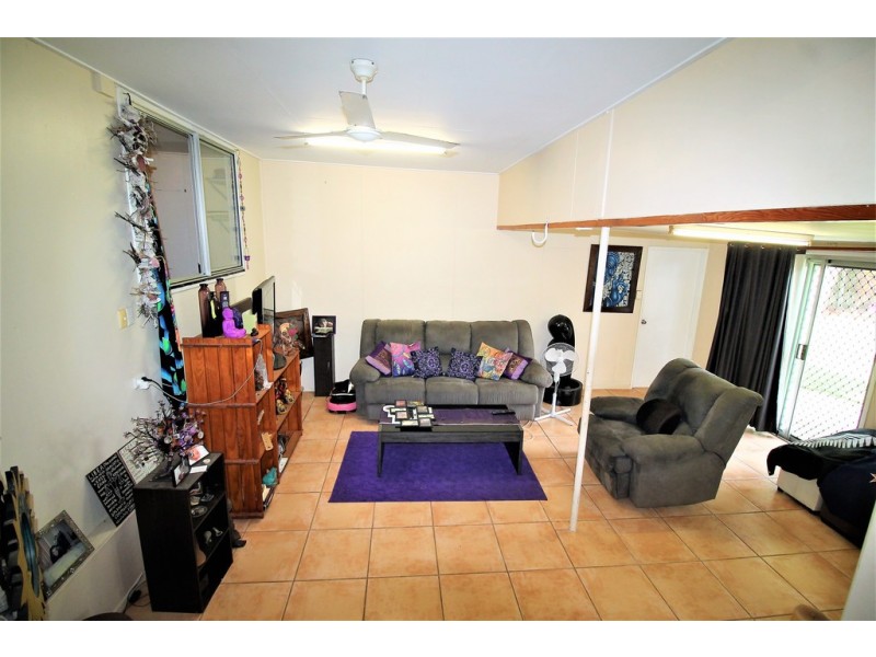 27 Hellwege Street, Hay Point QLD 4740