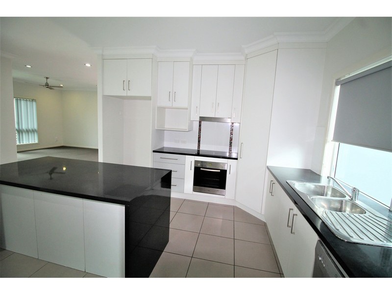 87 VILLAGE CIRCUIT, Eimeo QLD 4740