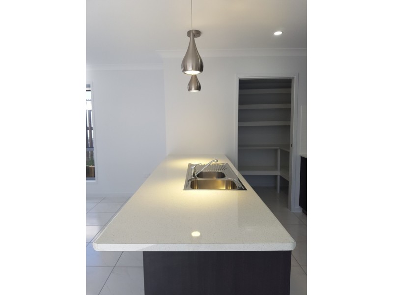 79 Phoenix Crescent, Rural View QLD 4740