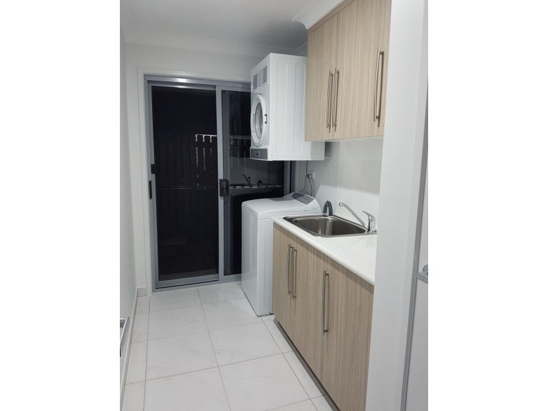 79 Phoenix Crescent, Rural View QLD 4740